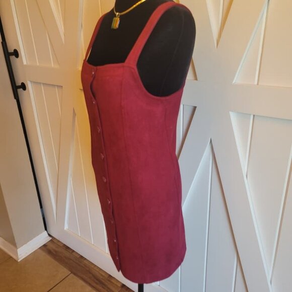 Burgundy Button-Front Dress - Picture 11 of 14